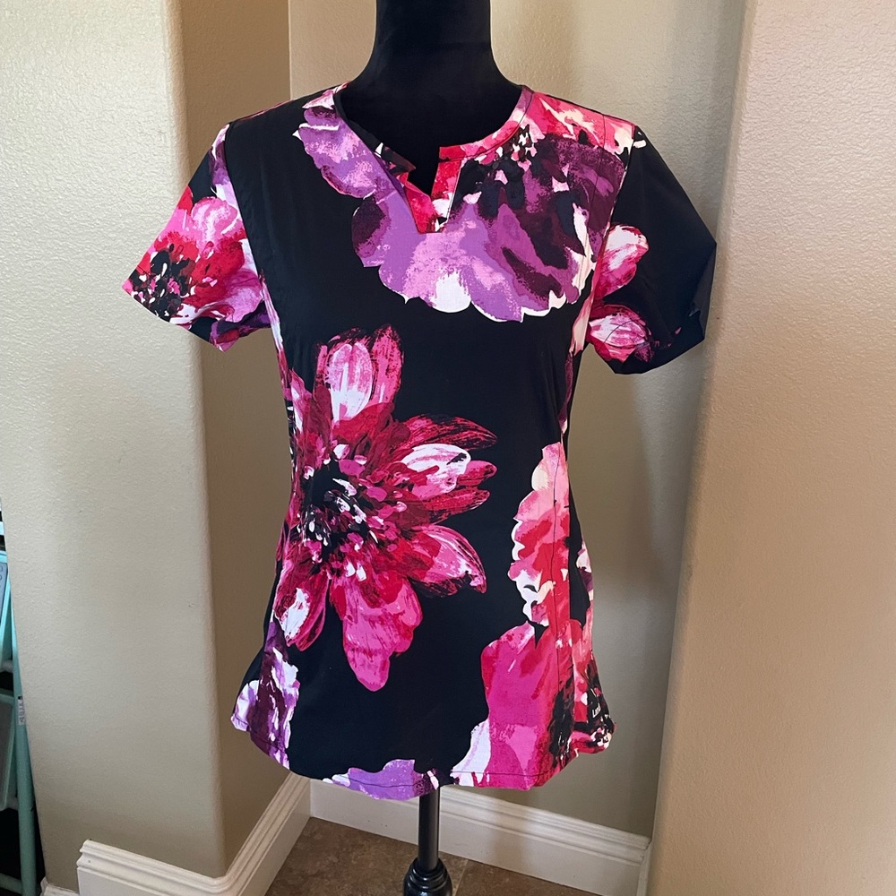 Women Landau nursing scrub top